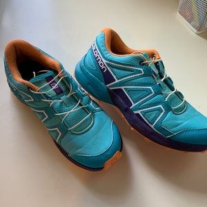 Girl’s Salomon Speedcross shoes